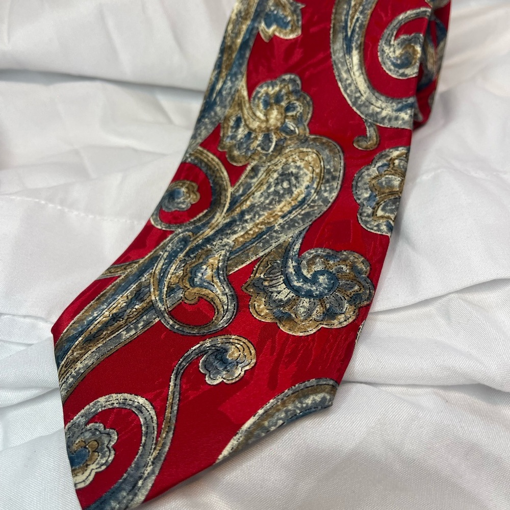 Dior Red and Gold Paisley Silk Tie